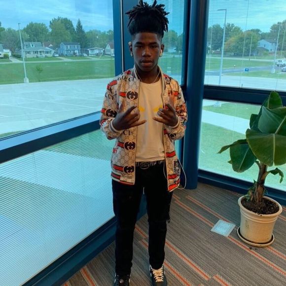 Meet your Posher, Calvin - Picture 1 of 1